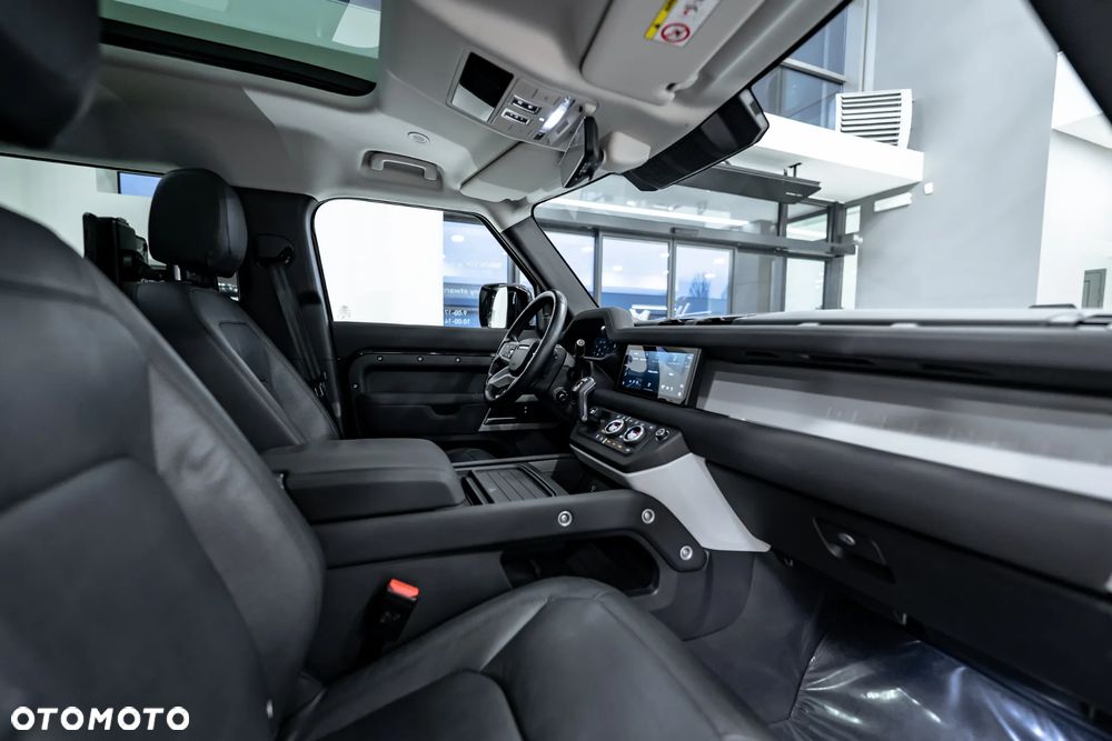 Land Rover Defender 110 D250 X-Dynamic HSE - 40