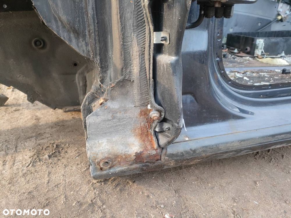 PRÓG LEWY + SŁUPEK ŚRODKOWY PORSCHE CAYENNE  I - 4