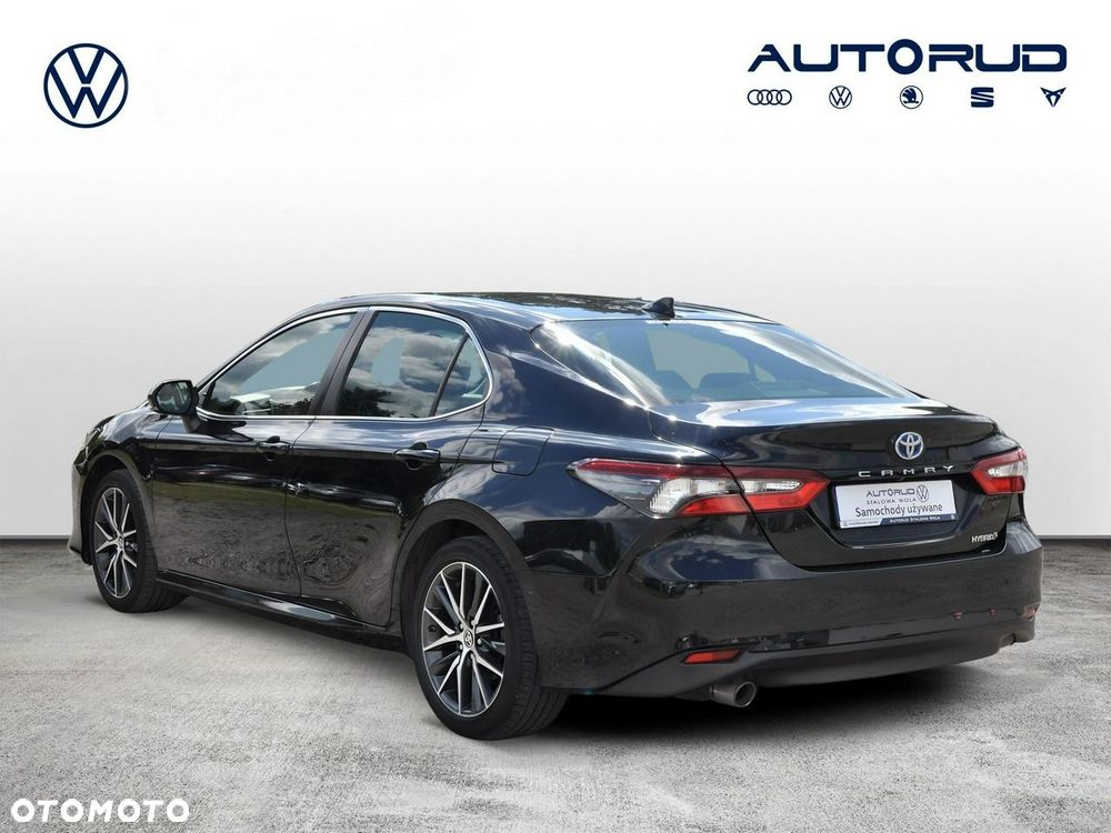 Toyota Camry - 5
