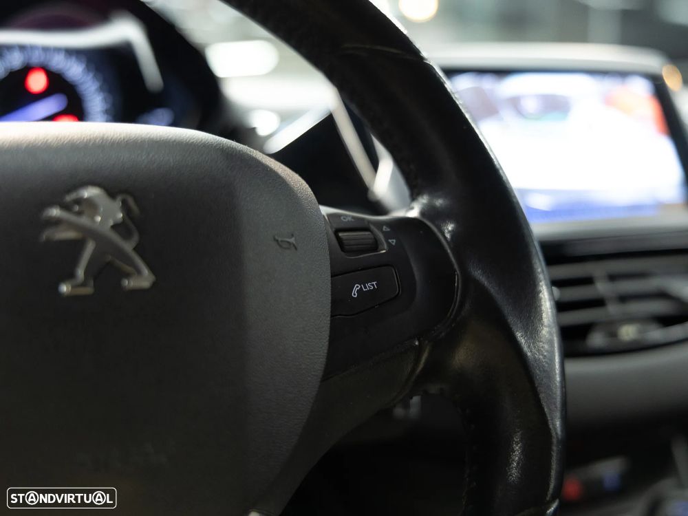 Peugeot 208 1.6 BlueHDi Style - 22