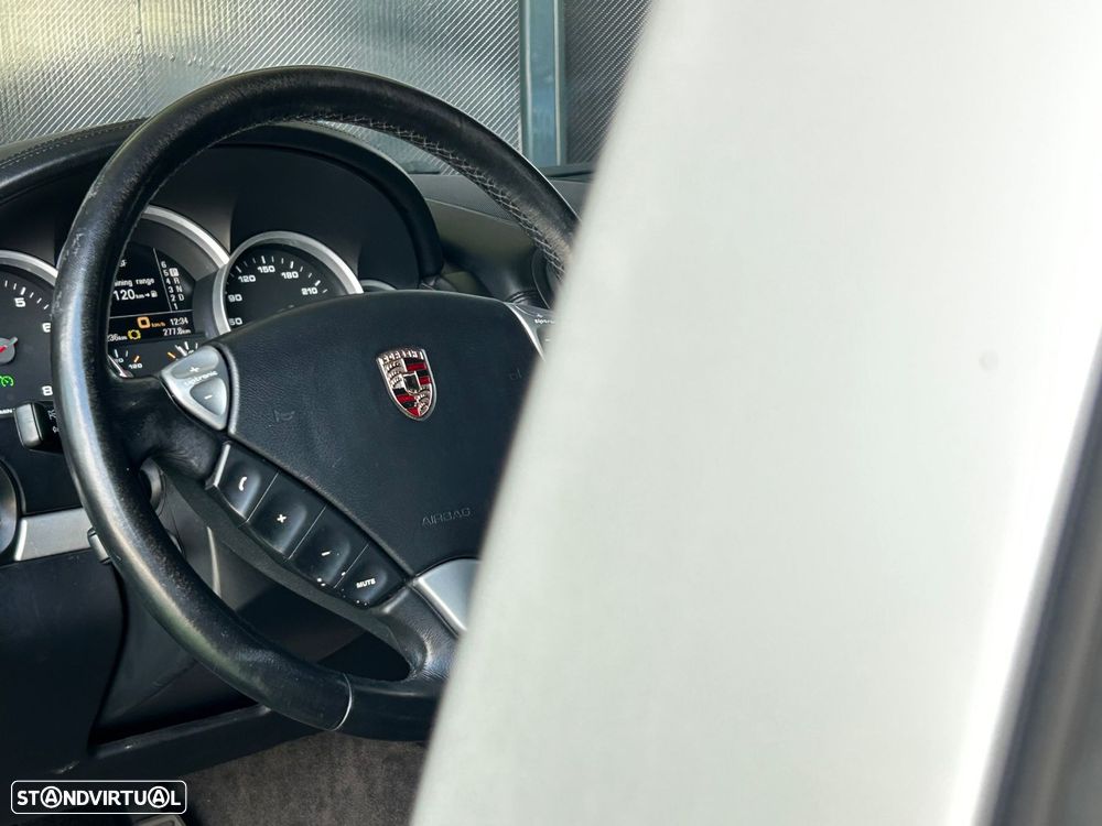 Porsche Cayenne Turbo - 18