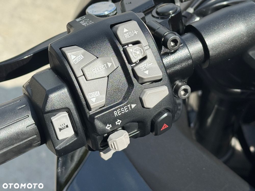 Kawasaki Ninja 1000 SX - 19