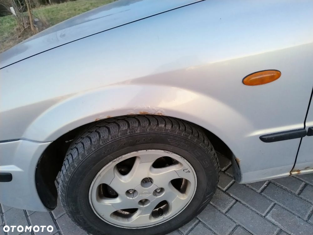 Mazda 323F - 5