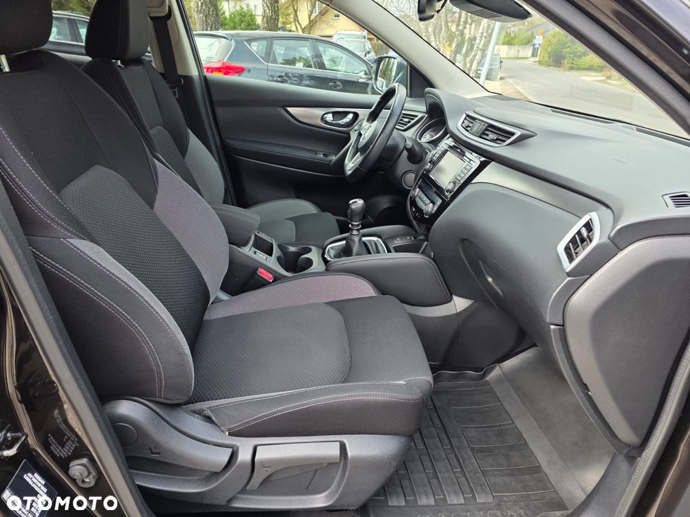 Nissan Qashqai 1.6 DCi N-Connecta - 18