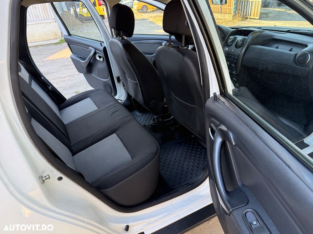 Dacia Duster dCi 110 FAP 4x4 Laureate - 8