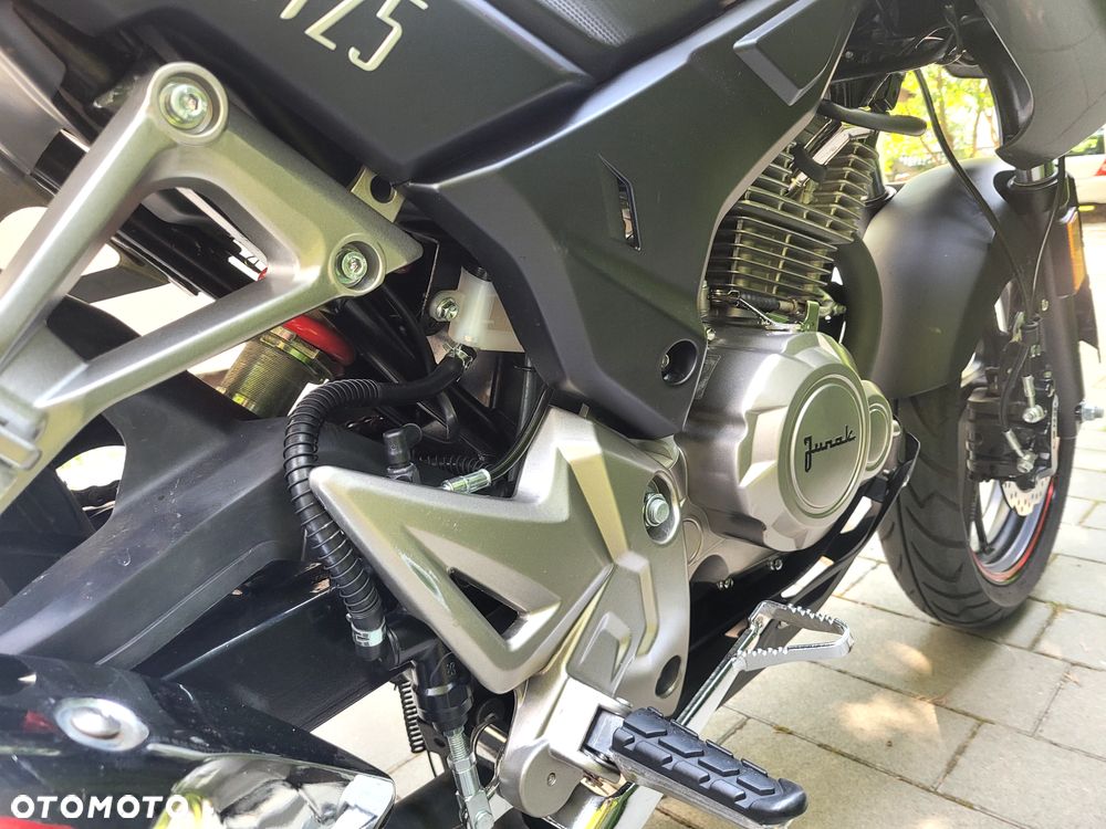 Junak ADV - 16