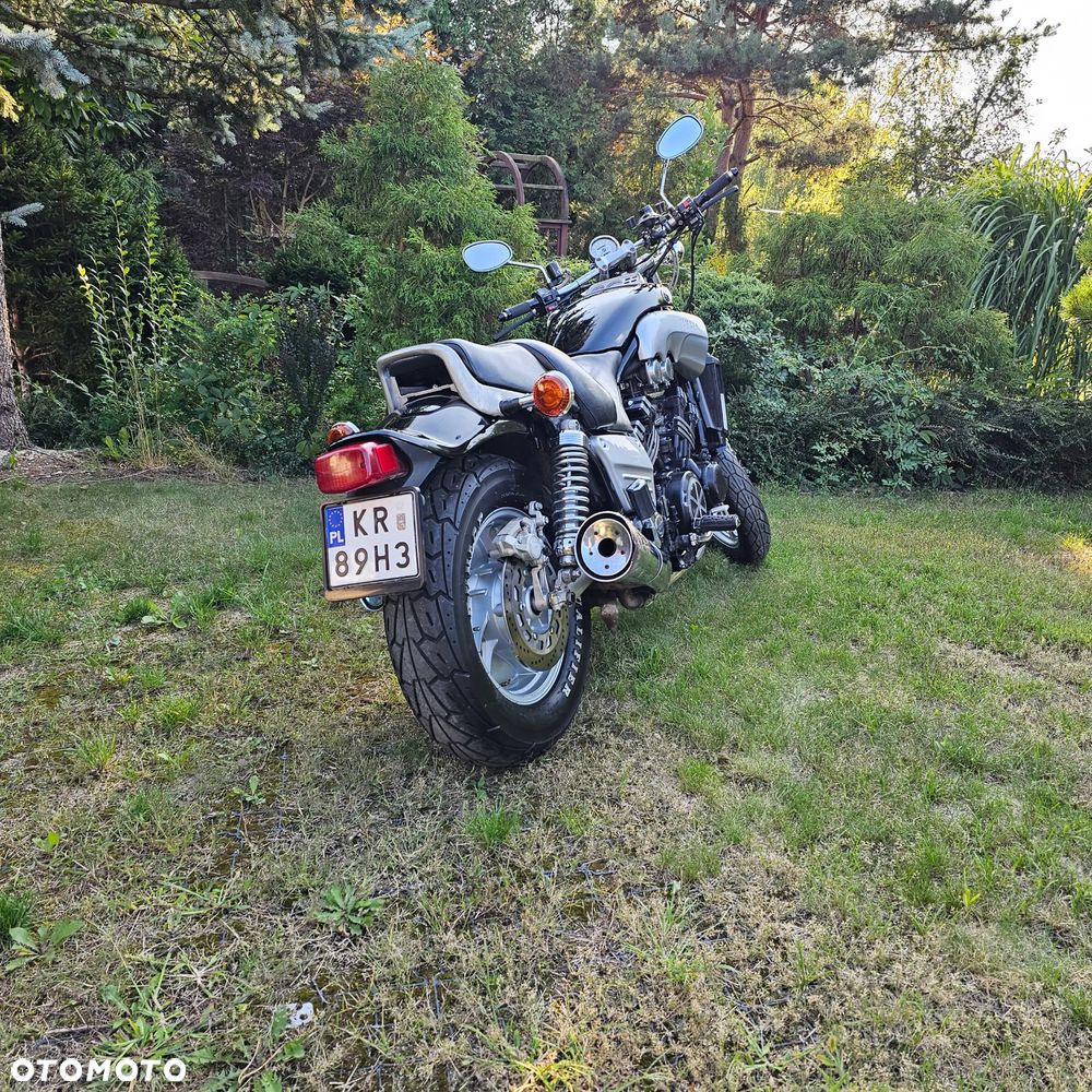 Yamaha V-MAX - 6