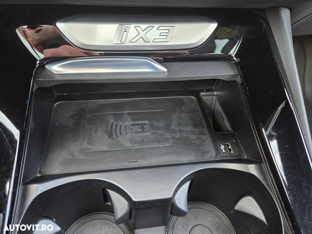 BMW iX3 - 7