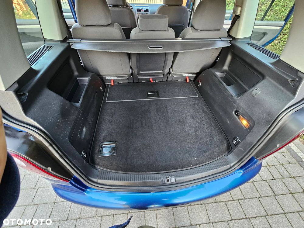 Volkswagen Touran 1.4 TSI Conceptline DSG - 13