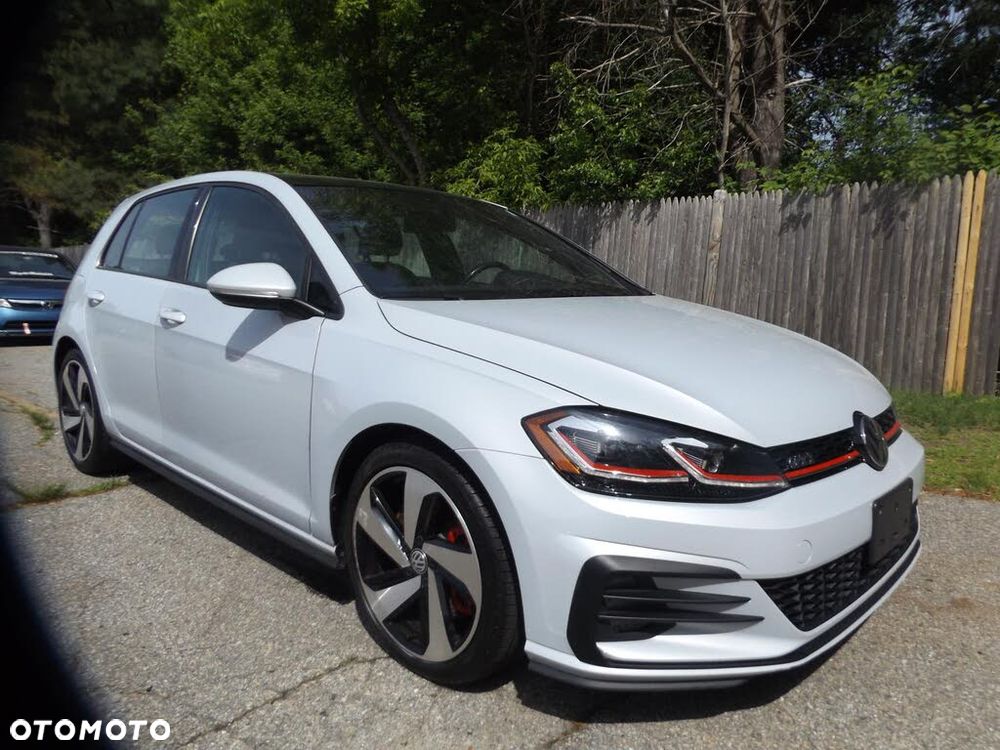 Volkswagen Golf - 3