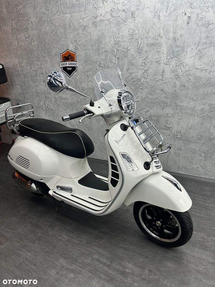 Vespa GTS - 20