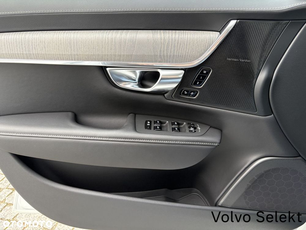 Volvo V90 2025