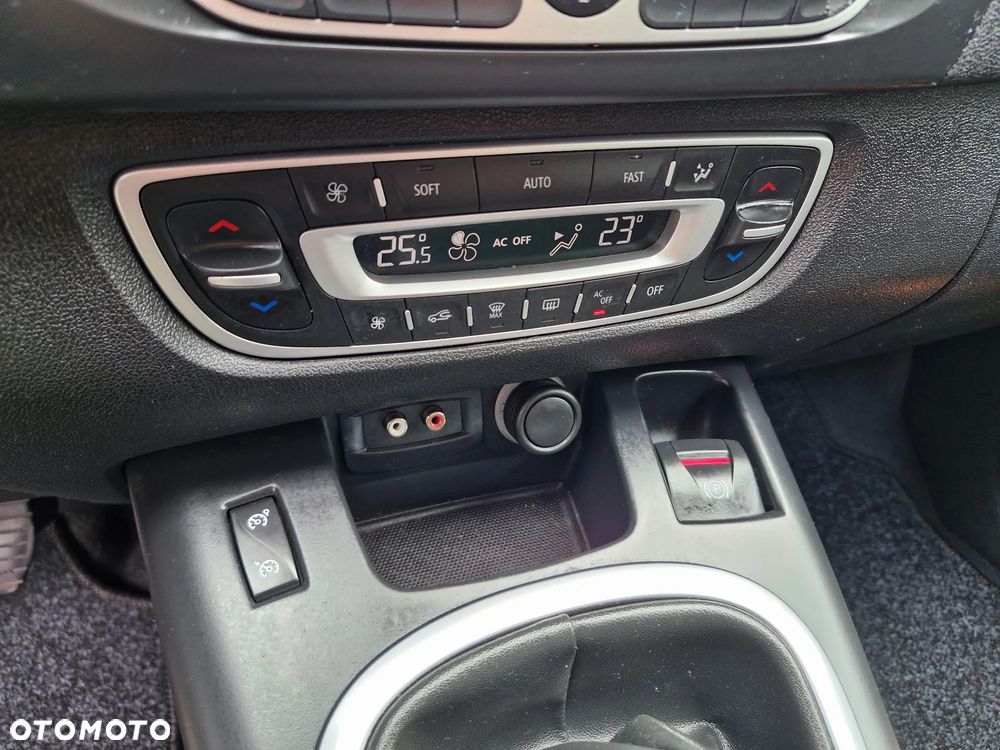 Renault Scenic 1.6 16V 110 Dynamique - 14