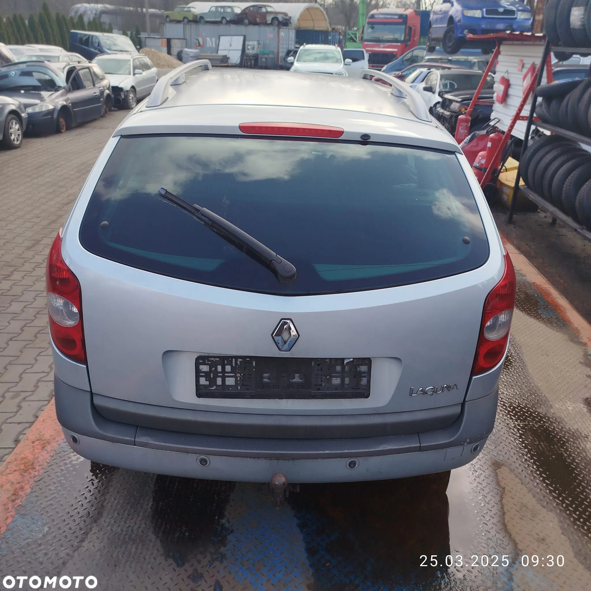 Renault Laguna 2 na części - 12