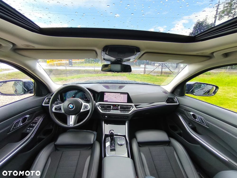 BMW Seria 3 320d Edition M Sport Shadow - 26