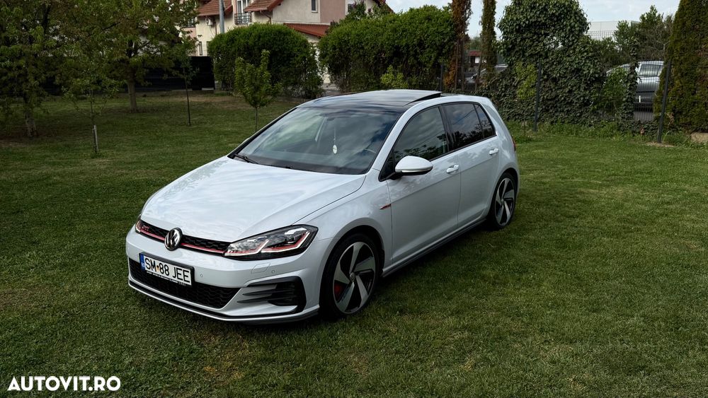 Volkswagen Golf 2.0 TSI DSG GTI - 2