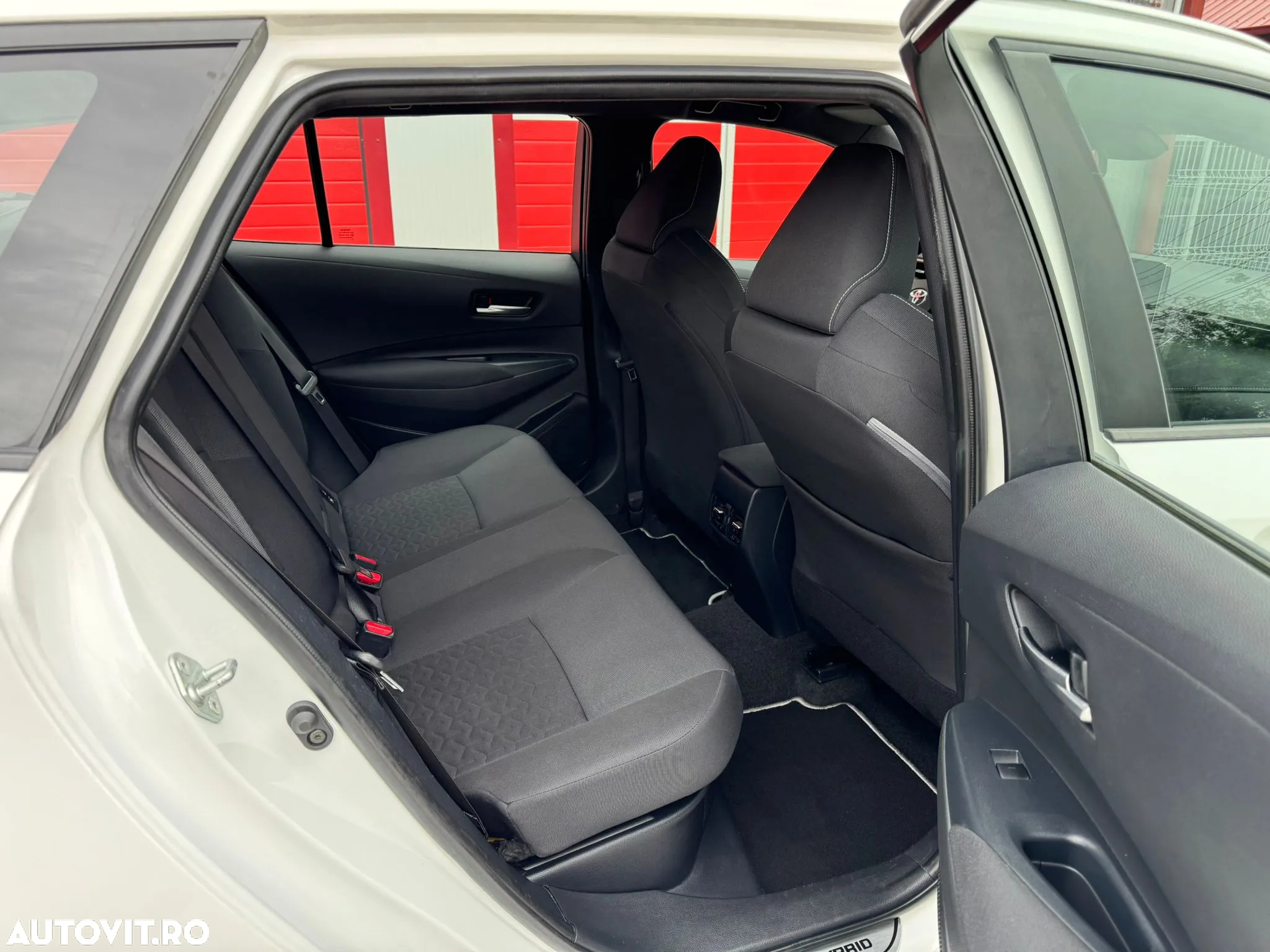 Toyota Corolla 1.8 HSD Business - 21