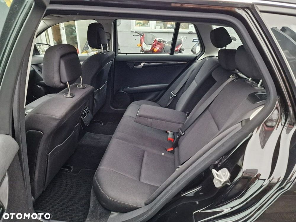Mercedes-Benz Klasa C 200 T CDI Edition - 29