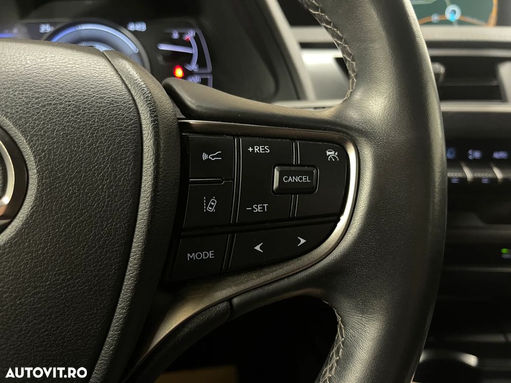 Lexus UX 250h Executive Line - 20