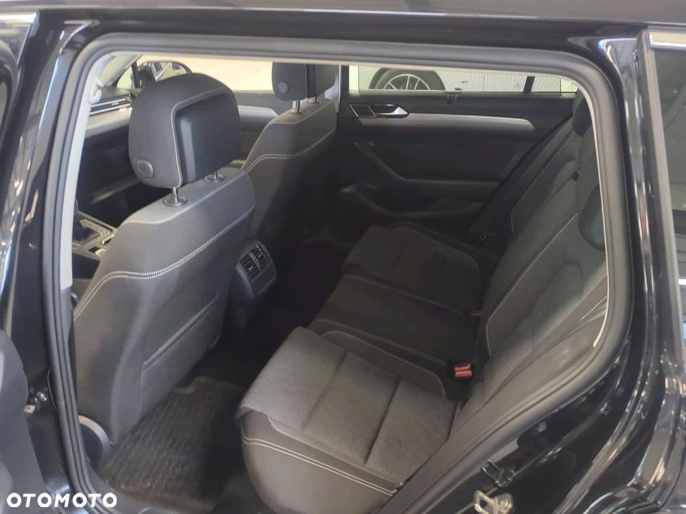 Volkswagen Passat Variant 2.0 TDI EVO Business - 9