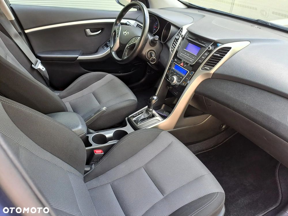 Hyundai i30 1.6 Premium - 12