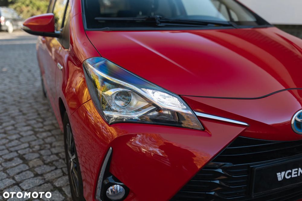 Toyota Yaris Hybrid 100 Premium - 4