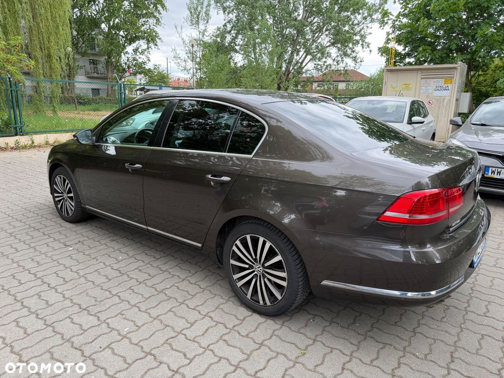 Volkswagen Passat 2.0 TDI Highline DSG - 8