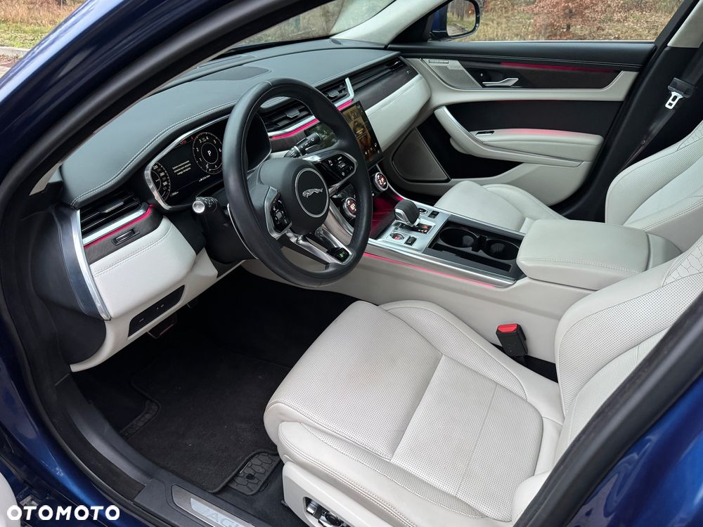 Jaguar XF P300 AWD R-Dynamic S - 10