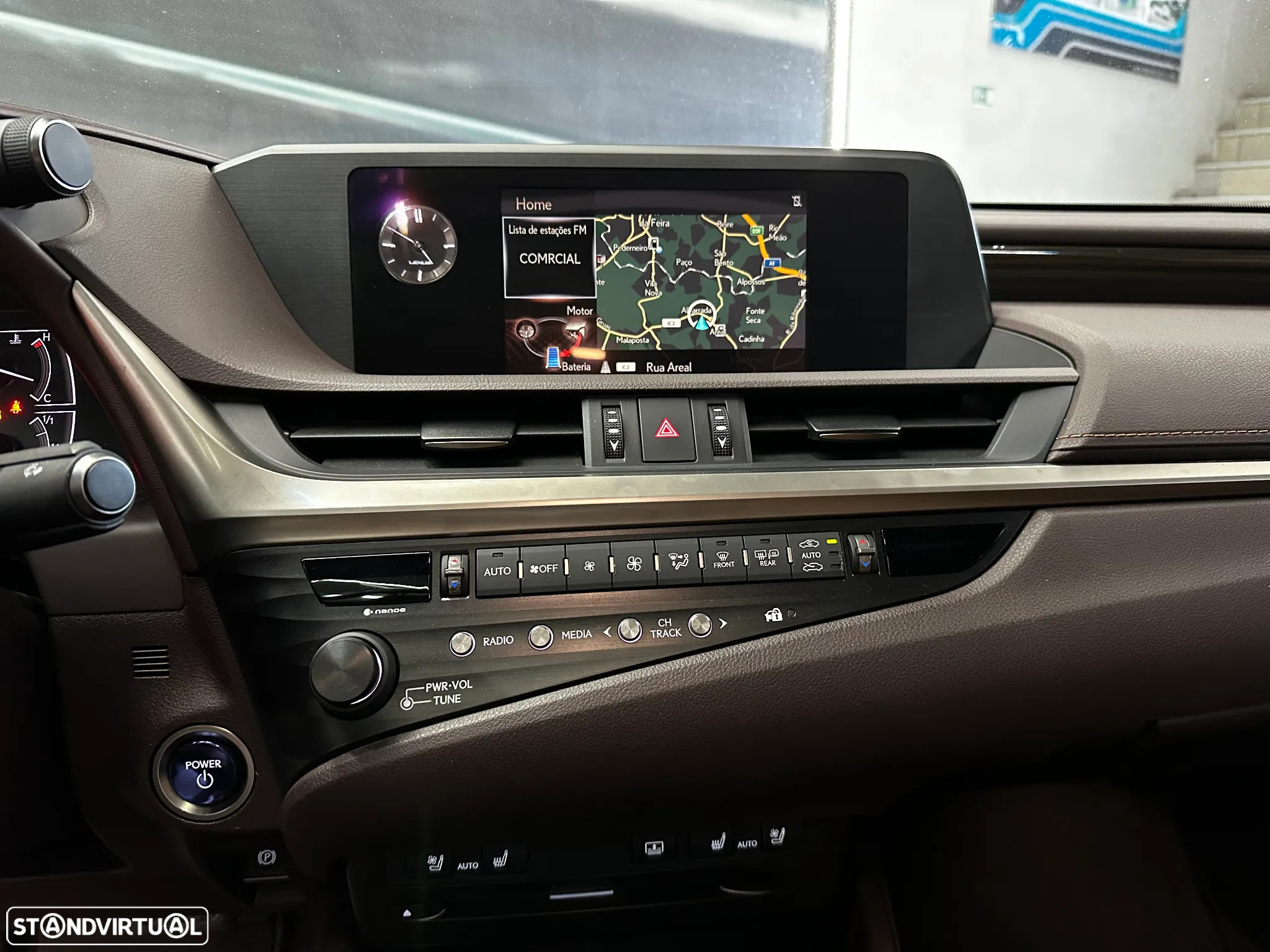 Lexus ES 300h Executive+ - 24