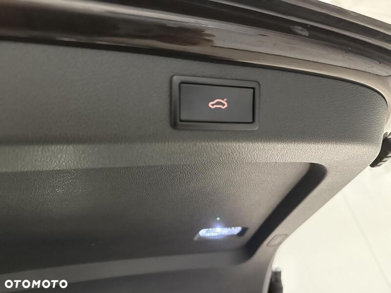 Skoda Superb 2.0 TDI SCR Ambition - 23