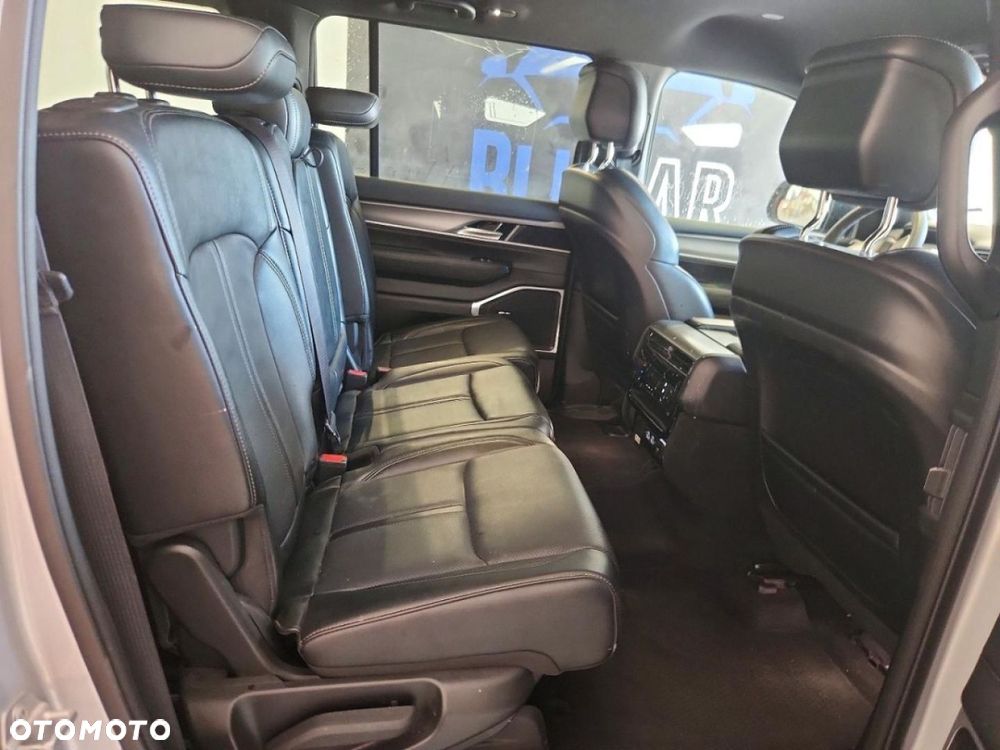 Jeep Wagoneer - 10