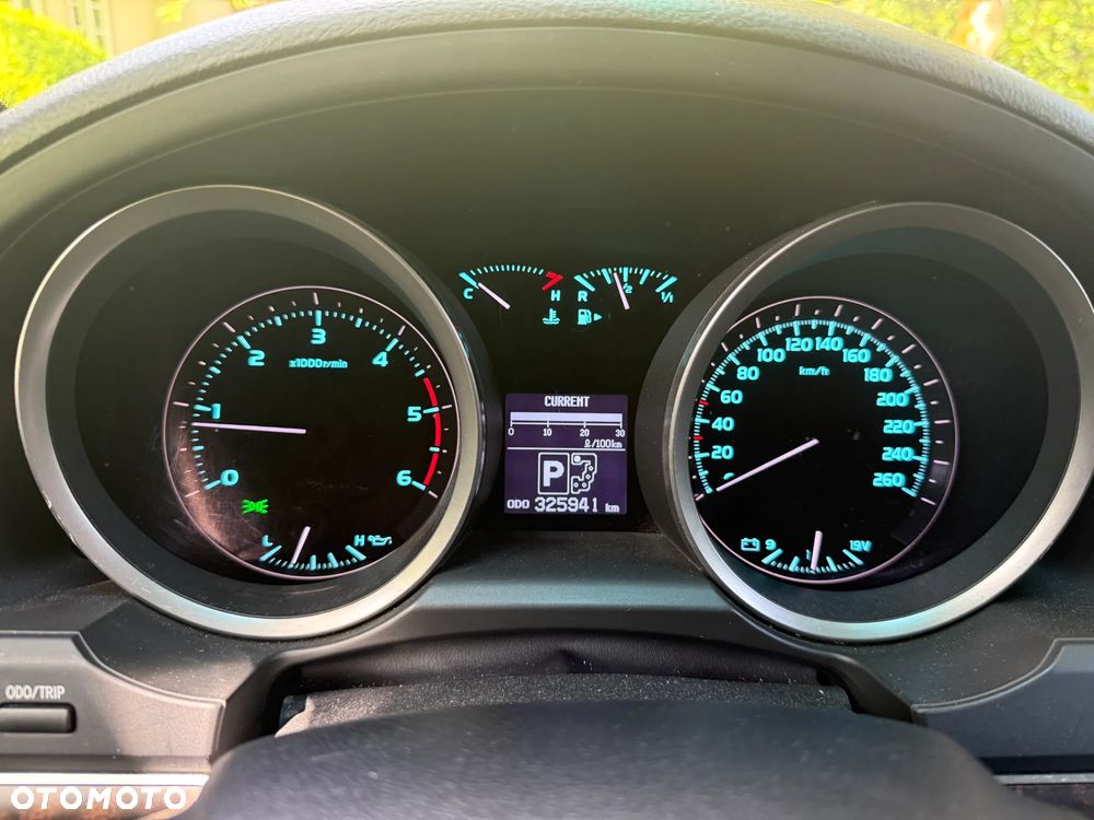 Toyota Land Cruiser - 11