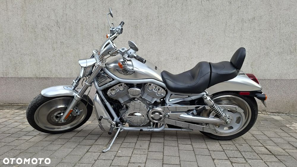Harley-Davidson V-Rod Street Rod - 1