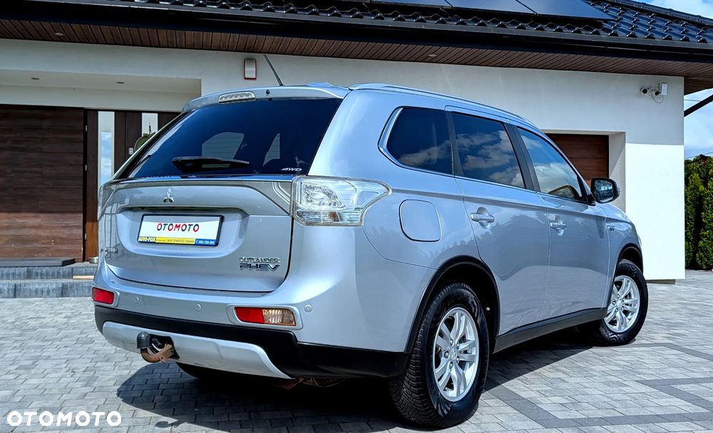 Mitsubishi Outlander Instyle NAVI + - 5