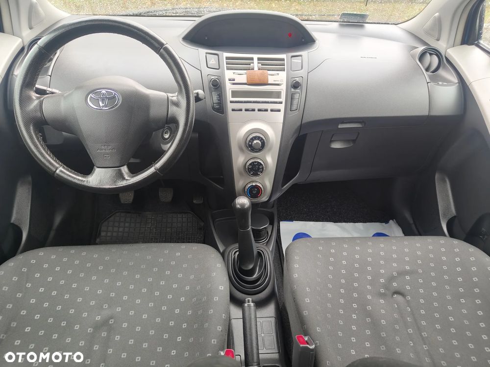 Toyota Yaris 1.3 Sol - 7