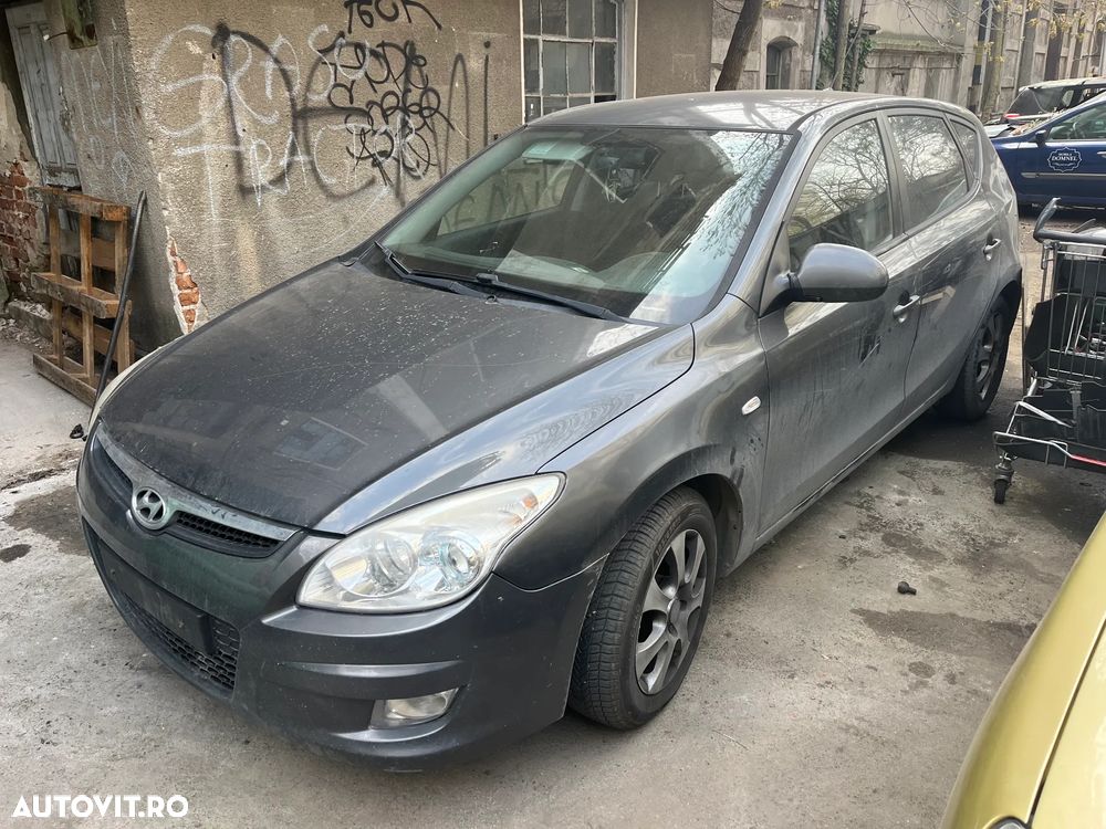 Dezmembrez Hyundai I30 gri inchis 2007 1,6 CRDI - 6