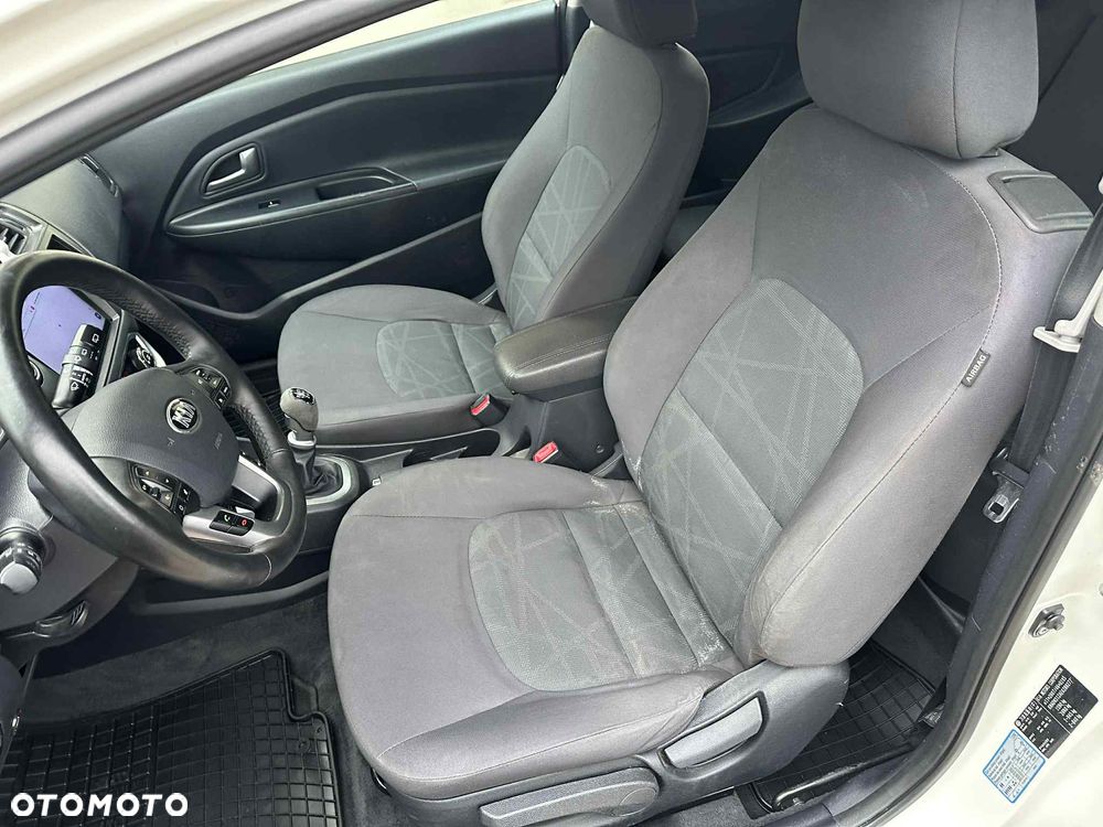 Kia Rio 1.4 Business Line - 11