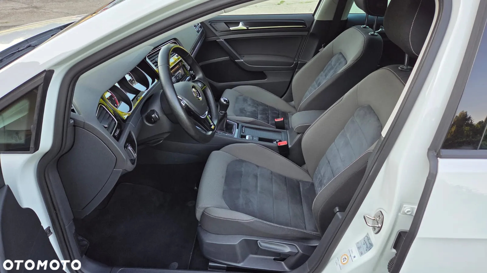 Volkswagen Golf 1.4 TSI Highline - 12