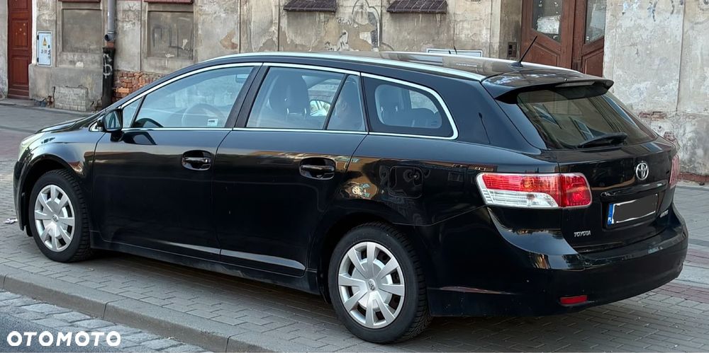Toyota Avensis - 8