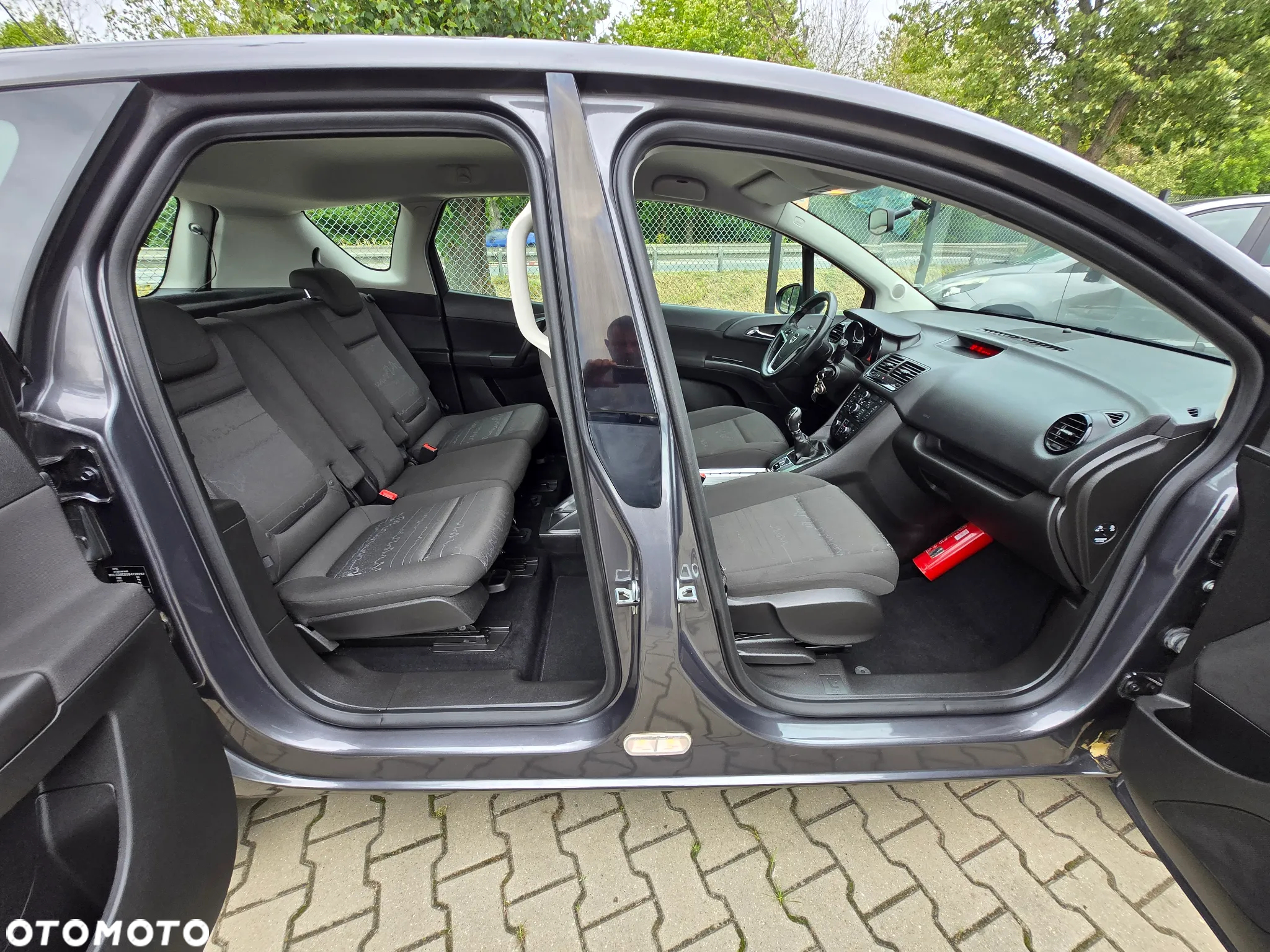 Opel Meriva - 12