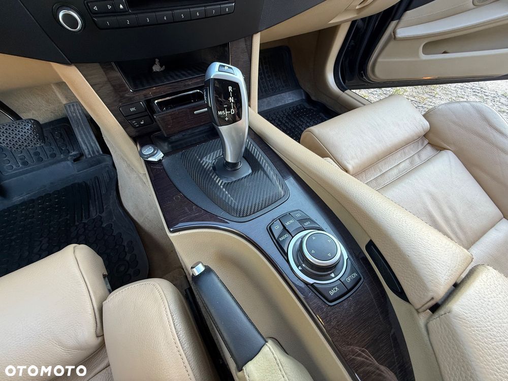 BMW Seria 5 520d - 40