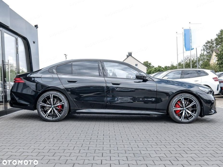 BMW Seria 5 520d xDrive mHEV M Sport - 3