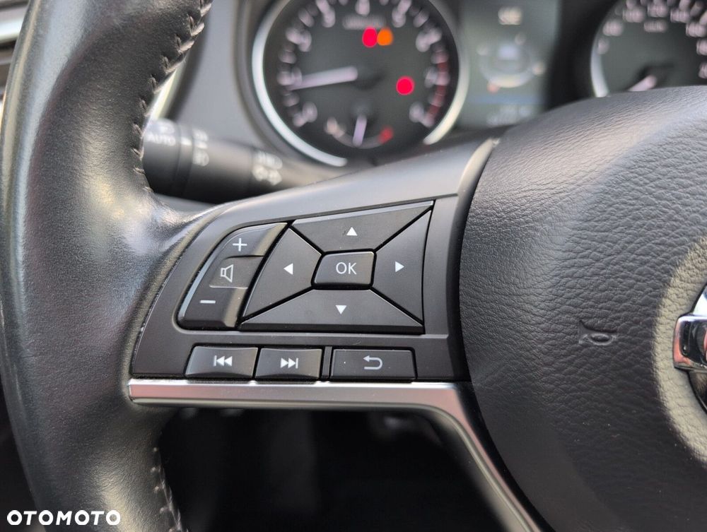 Nissan Qashqai 1.3 DIG-T N-Connecta - 20