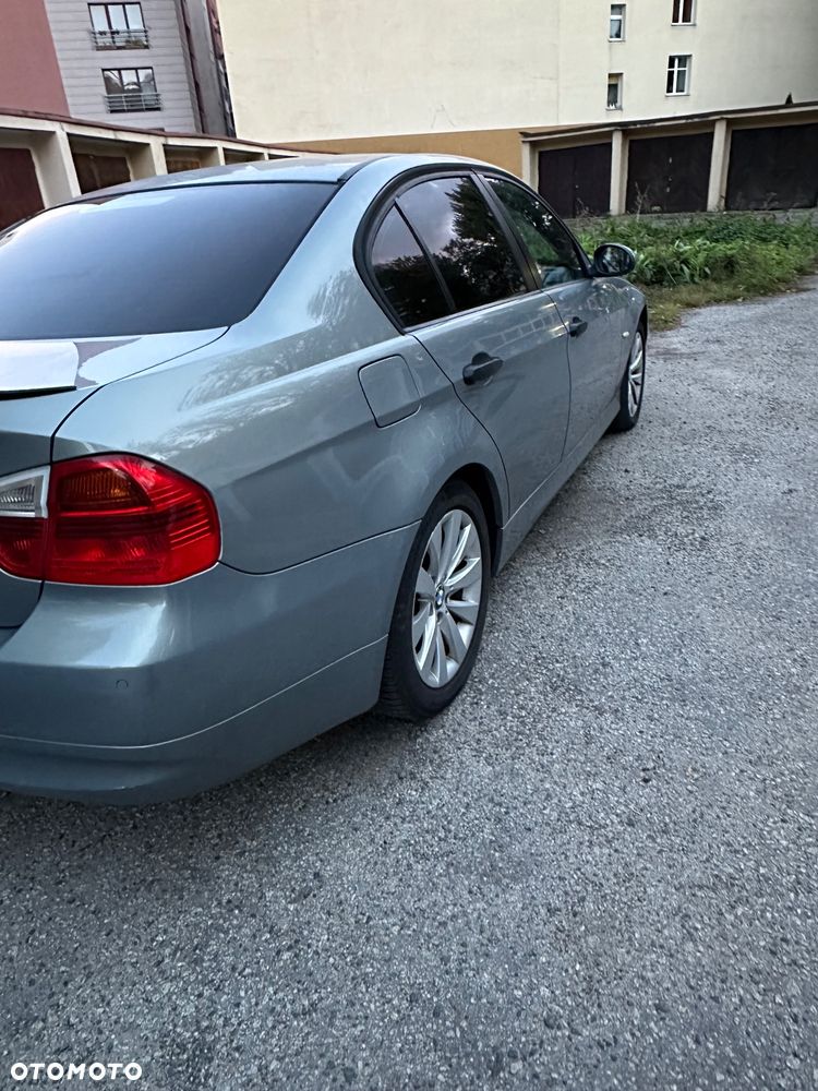 BMW Seria 3 318i - 3