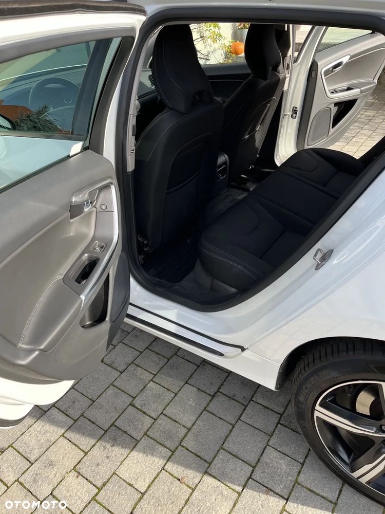 Volvo V60 T3 Drive-E Dynamic Edition (Kinetic) - 8