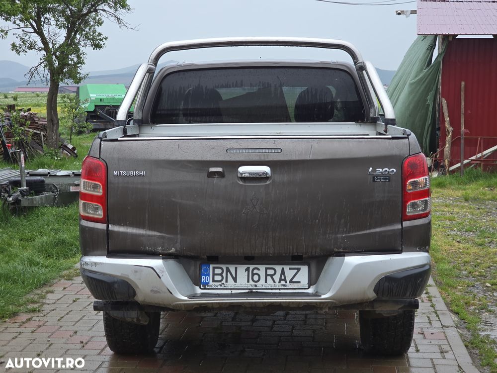Mitsubishi L200 Pick Up 4x4 Autm. Double Cab Top - 19