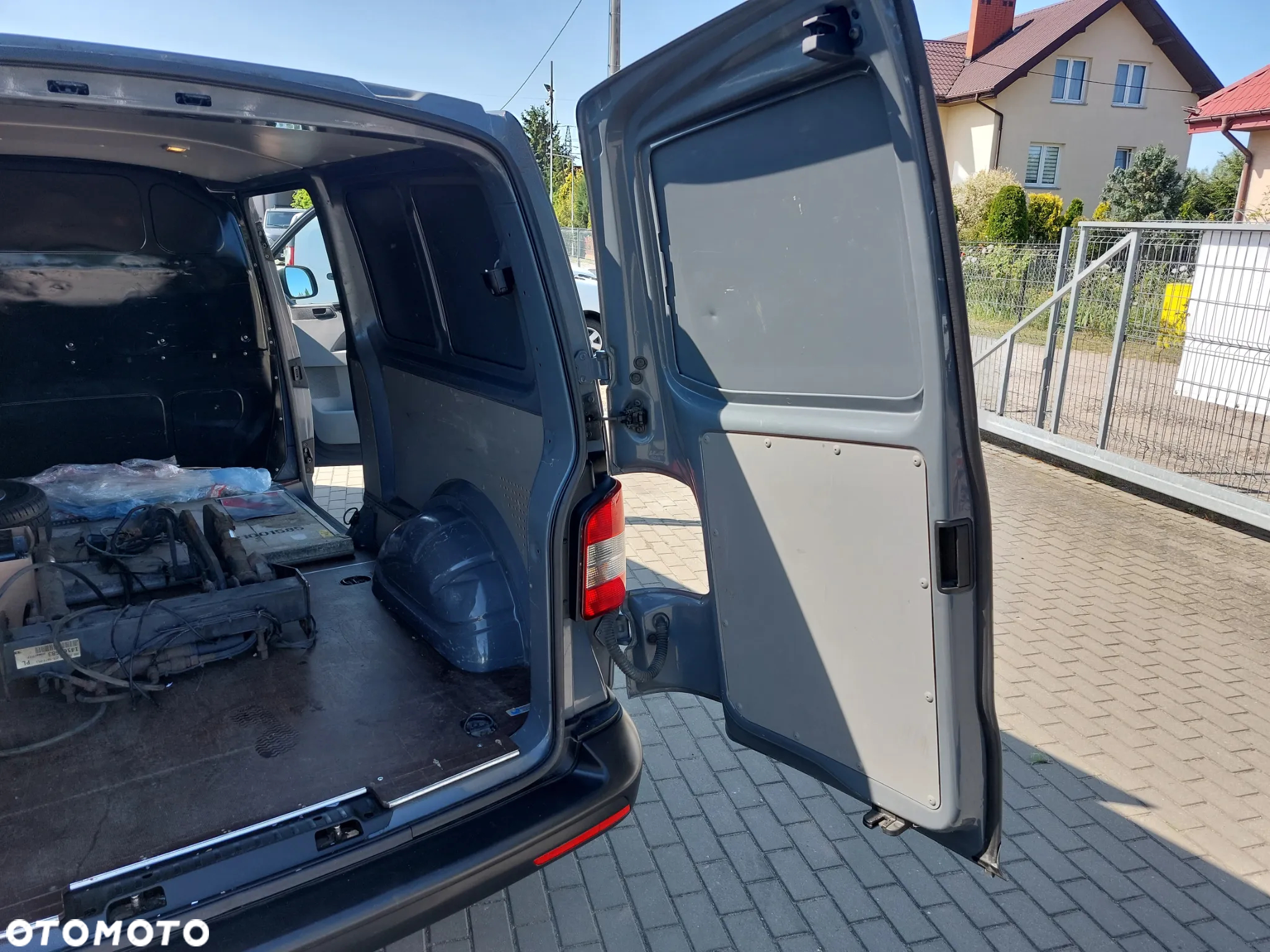 Volkswagen Transporter T5 TDI L2H1 - 17