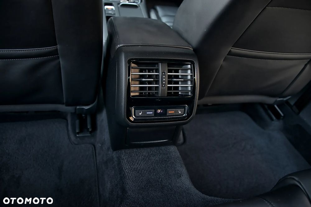 Volkswagen Passat 2.0 TDI SCR (BlueMotion Tech) 4Mot DSG Highline - 32