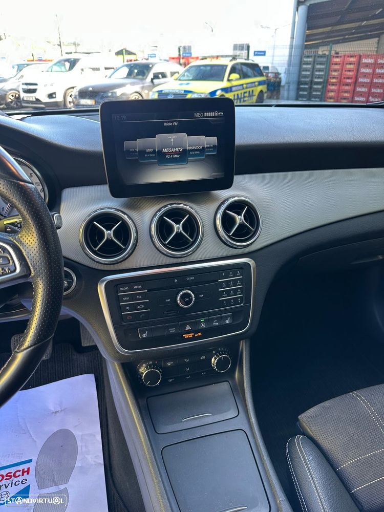 Mercedes-Benz GLA 220 d 4Matic 7G-DCT Style - 11