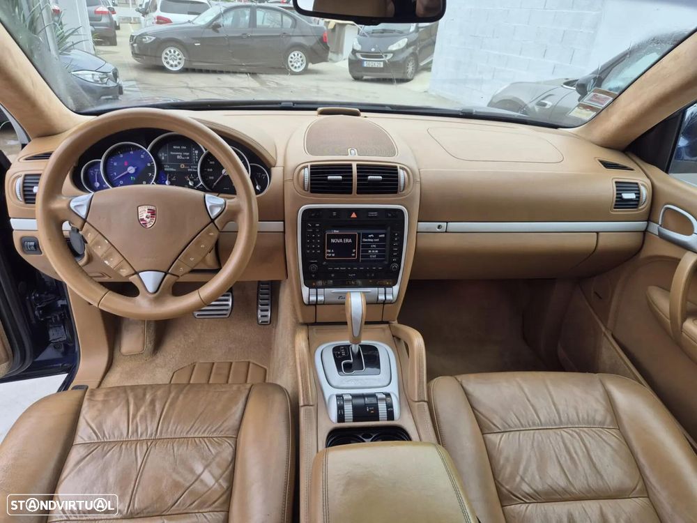 Porsche Cayenne Turbo - 8